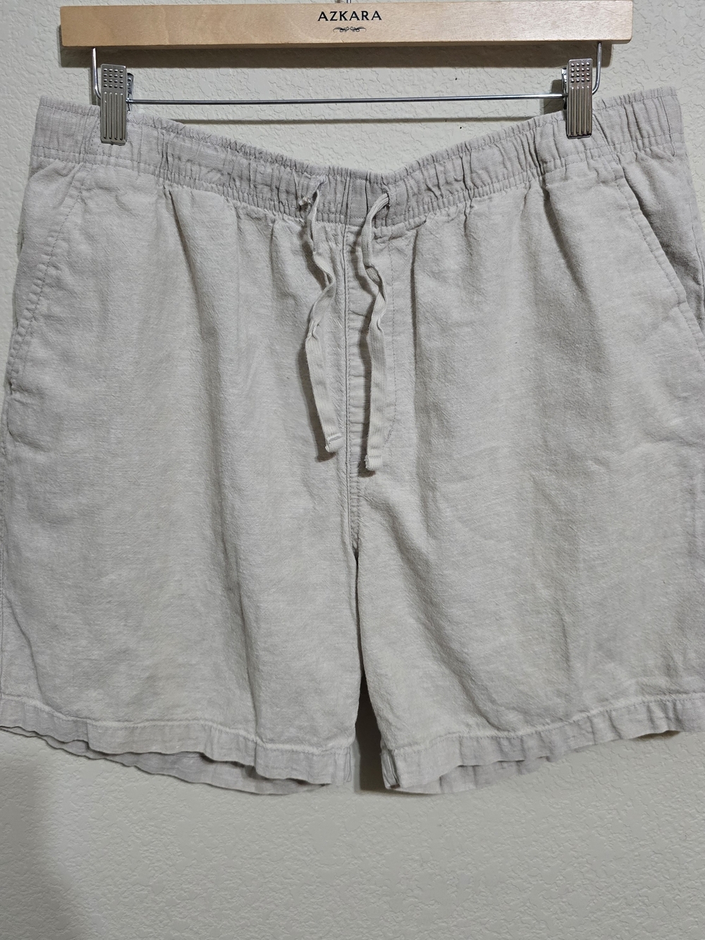 Old Navy Light Cream Drawstring Linen-Blend Men's Shorts